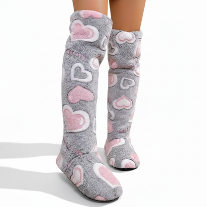 Fluffy Heart Boots - White BG 1